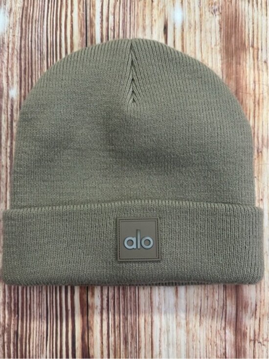 ALO Yoga Women\'s Tan Beanie